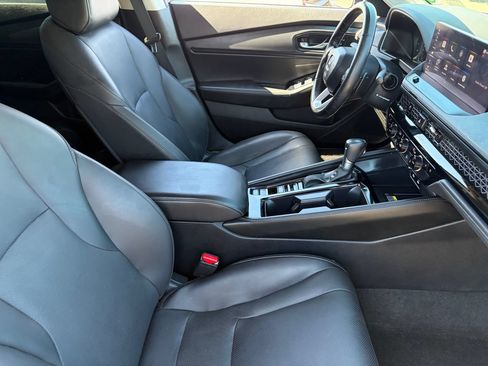 Used 2024 Honda Accord Touring image 11