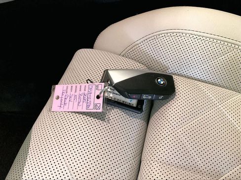 Used 2025 BMW X5 xDrive40i w/ M Sport Package image 13