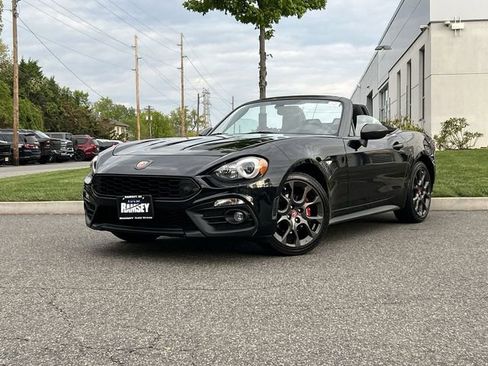 Used 2018 FIAT 124 Spider Abarth w/ Convenience Group RWD image 27