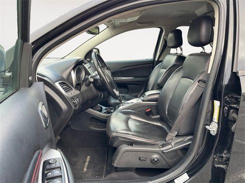 Used 2015 Dodge Journey R/T w/ Flexible Seating Group image 9