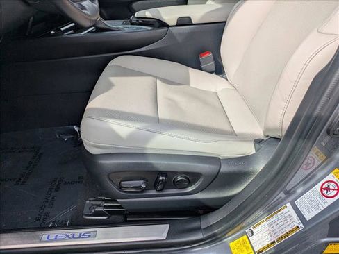 Used 2019 Lexus UX 250h AWD/4WD image 12