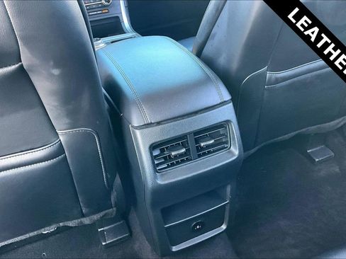 Used 2024 Ford Edge SEL image 10