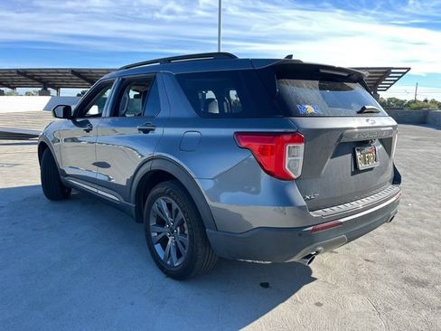 Used 2022 Ford Explorer XLT w/ Equipment Group 202A image 5