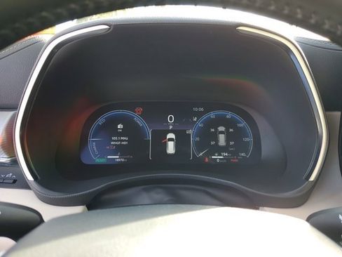 Used 2023 Toyota Highlander Platinum image 18