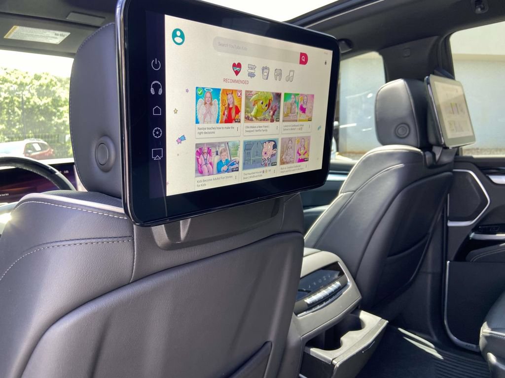 Certified 2025 Cadillac Escalade Sport AWD/4WD image 13