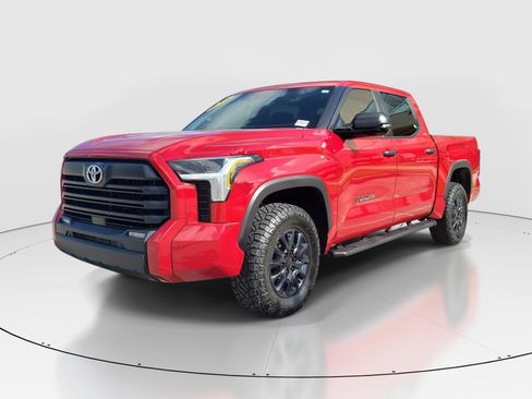 Used 2025 Toyota Tundra SR5 w/ SR5 Convenience Package AWD/4WD image 3