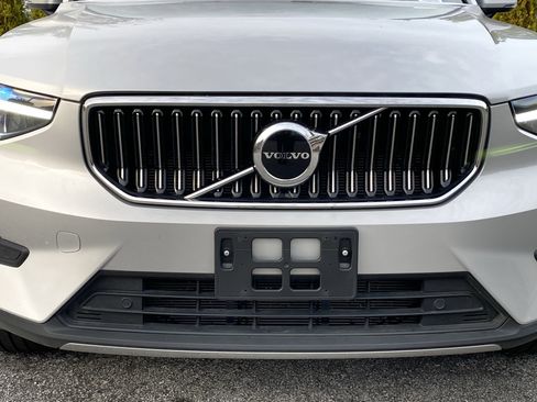 Used 2025 Volvo XC40 B5 Core image 40