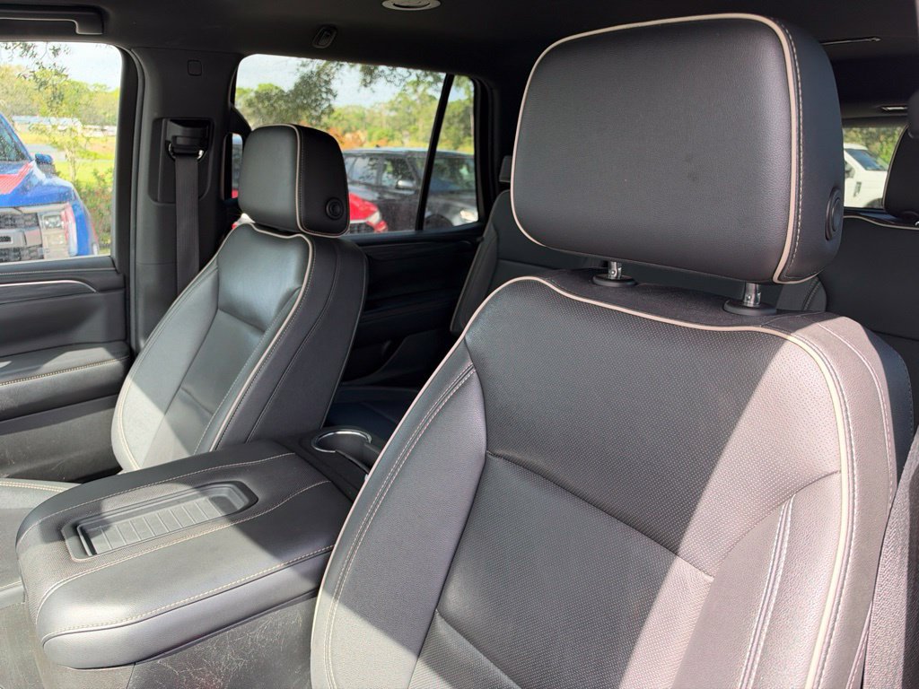 Used 2024 GMC Yukon SLT RWD image 10