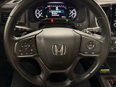 Used 2024 Honda Passport EX-L image 11