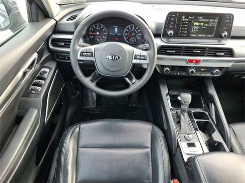 Used 2020 Kia Telluride LX image 11