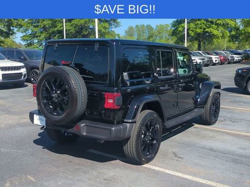 Used 2025 Jeep Wrangler Unlimited Sahara image 5