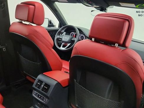 Used 2025 Audi SQ5 Prestige AWD/4WD image 27