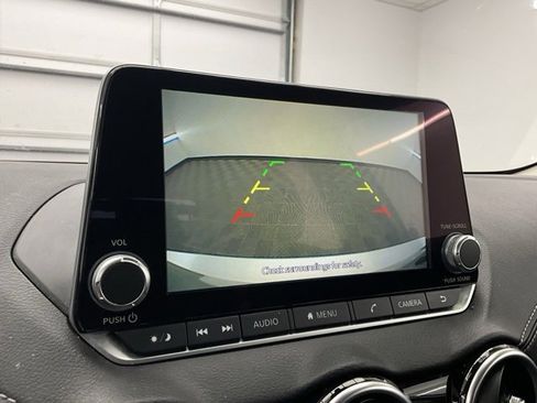 Used 2022 Nissan Sentra SV image 3