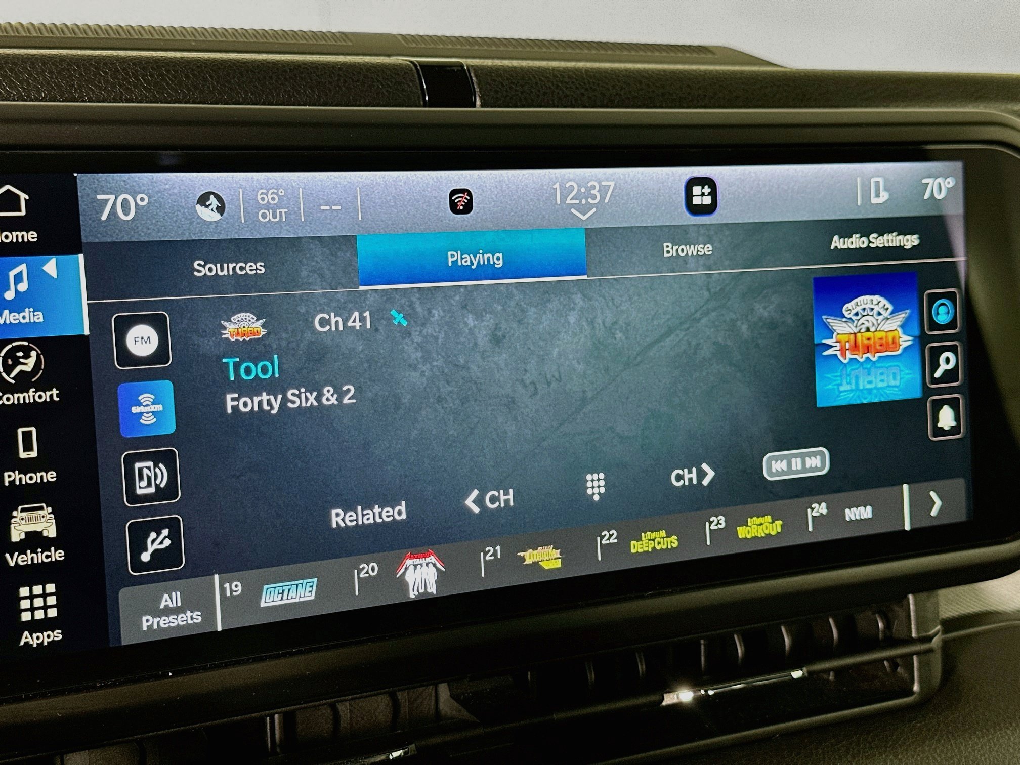 Used 2024 Jeep Wrangler Unlimited AWD/4WD image 21