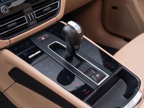 Certified 2023 Porsche Macan GTS image 28