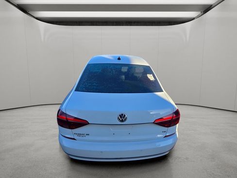 Used 2018 Volkswagen Passat 2.0T SE image 8