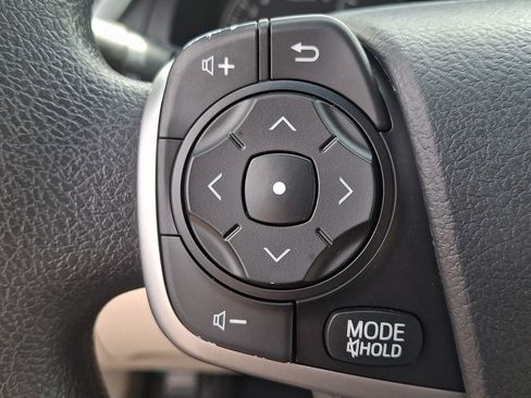 Used 2013 Toyota Camry LE image 21