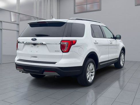 Used 2019 Ford Explorer XLT w/ Equipment Group 202A AWD/4WD image 6