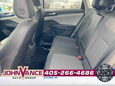 Used 2023 Volkswagen Taos SE image 4