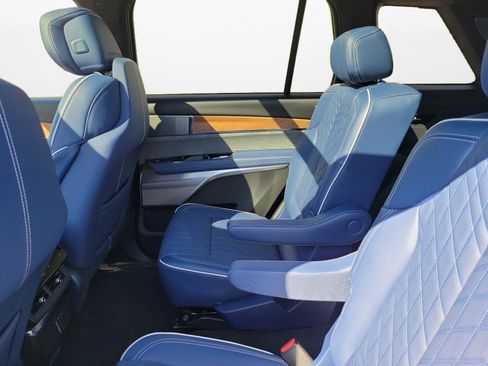 Certified 2026 Cadillac Vistiq Premium Luxury image 13