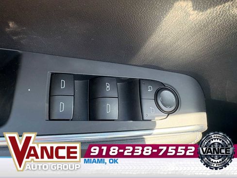 Used 2025 GMC Acadia Elevation FWD image 32