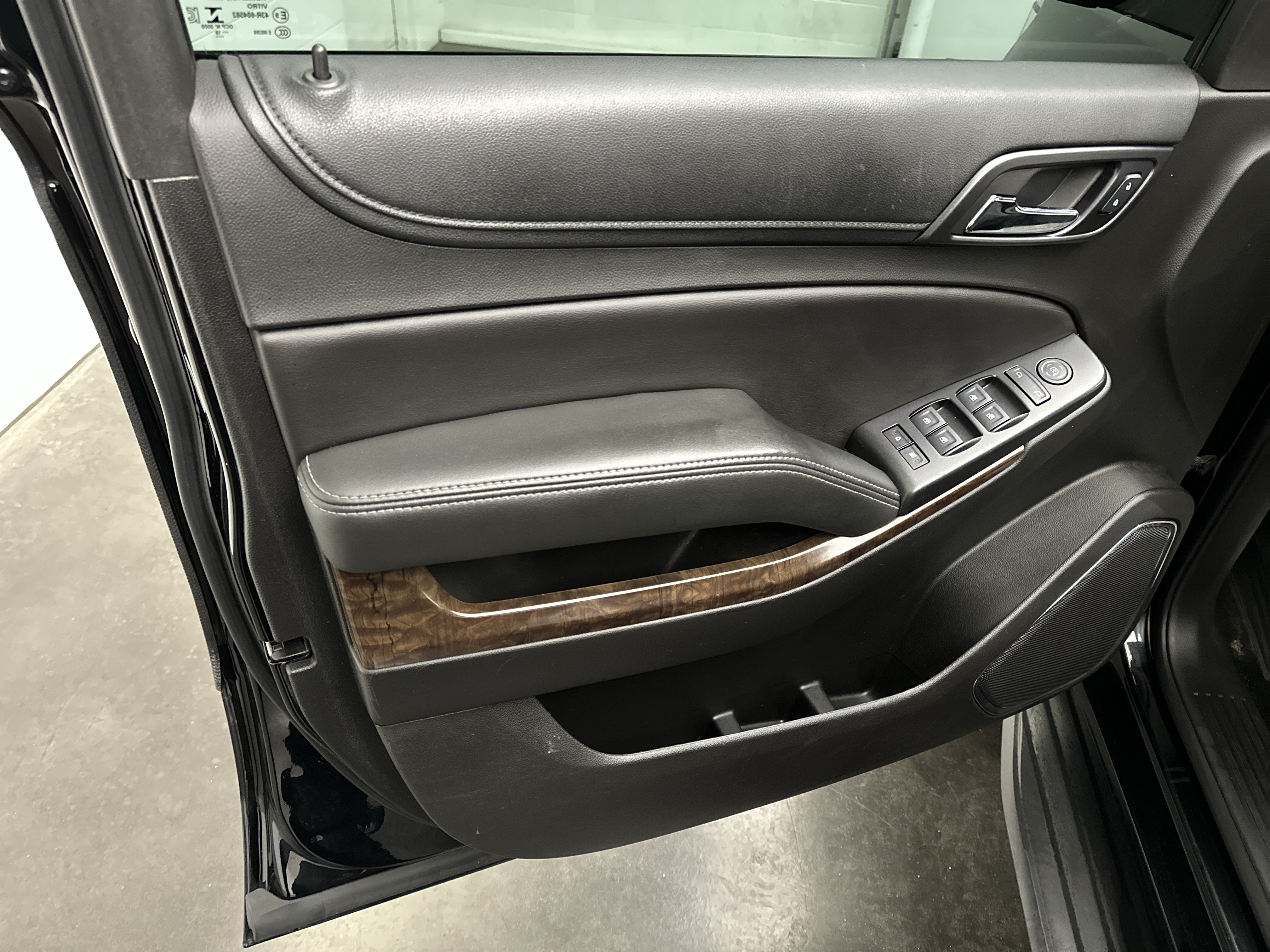 Used 2018 Chevrolet Tahoe LS w/ All-Season Package AWD/4WD image 19