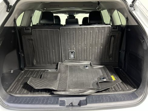 Used 2022 Toyota Highlander XLE image 27