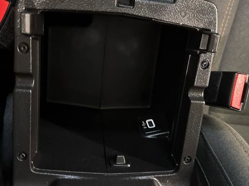 Used 2024 Jeep Wrangler Unlimited image 29