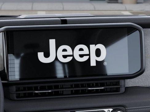 New 2025 Jeep Wrangler Unlimited Sahara w/ Safety Group AWD/4WD image 18