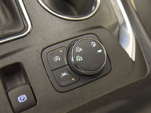 Used 2023 Chevrolet Traverse Premier w/ Redline Edition image 38