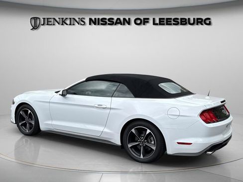 Used 2021 Ford Mustang Convertible RWD image 9