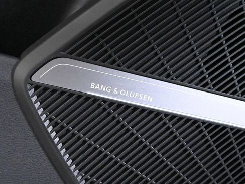 Used 2025 Audi Q5 2.0T Premium Plus w/ Premium Plus Package AWD/4WD image 21