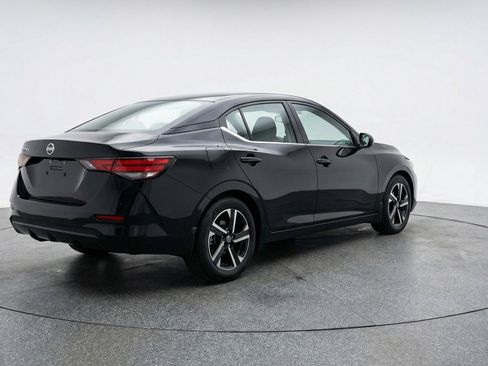 Used 2025 Nissan Sentra SV image 7