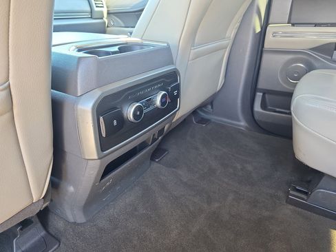 Used 2021 Ford Expedition XLT RWD image 12