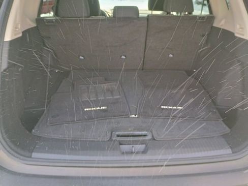 Used 2023 Nissan Rogue SV image 18