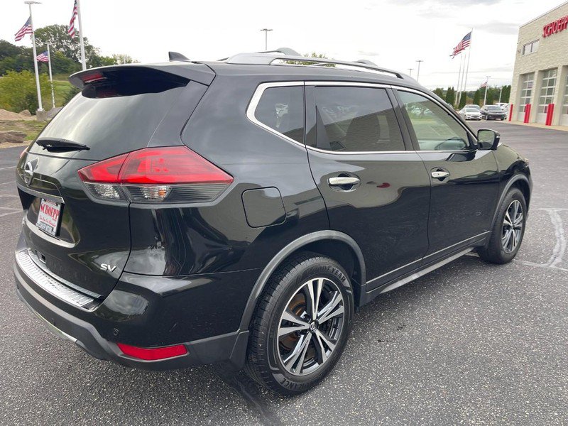 Used 2019 Nissan Rogue SV w/ Premium Package FWD image 3
