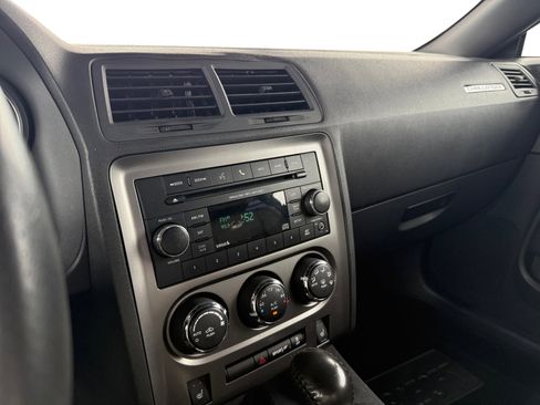 Used 2014 Dodge Challenger R/T RWD image 13