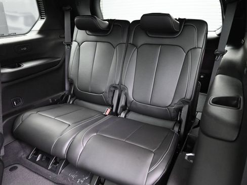 New 2026 Jeep Grand Cherokee L Limited w/ Limited Altitude Package AWD/4WD image 24
