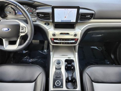 Certified 2022 Ford Explorer XLT w/ Equipment Group 202A image 14