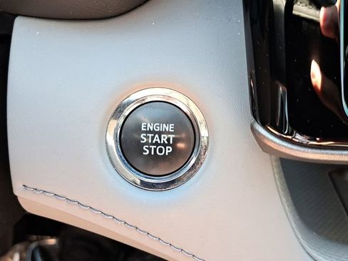 Used 2022 Toyota Highlander XLE image 27