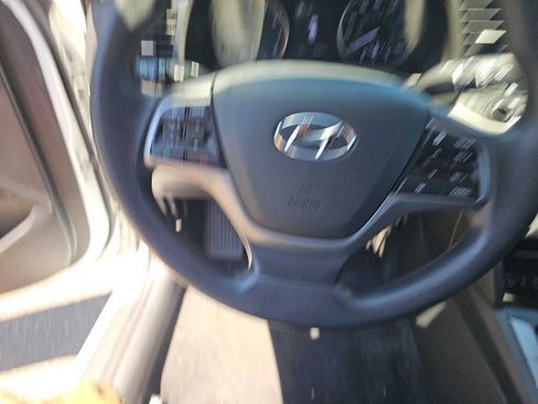 Used 2018 Hyundai Elantra SEL FWD image 10