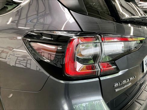 Used 2025 Subaru Outback Premium image 31