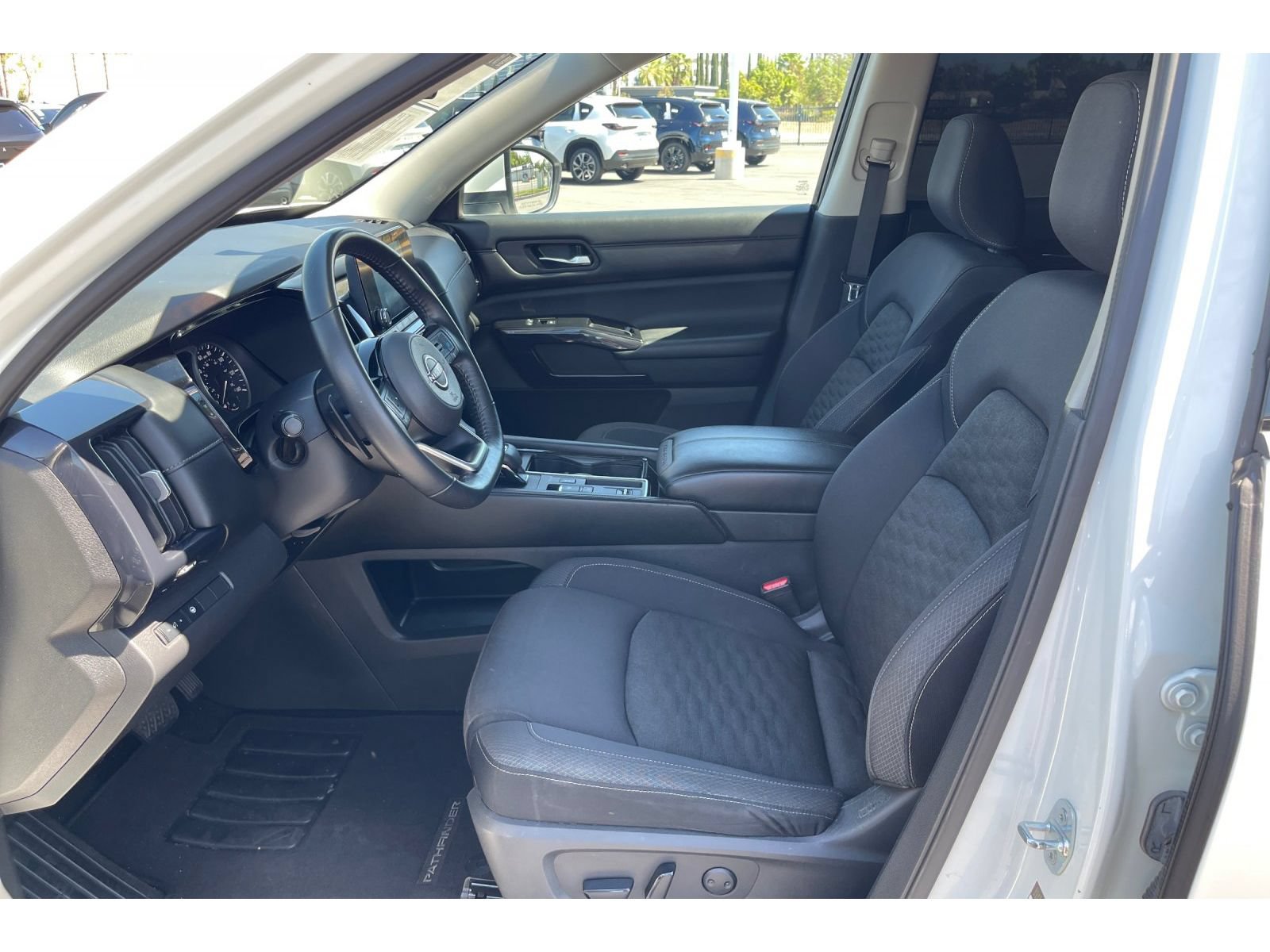 Used 2022 Nissan Pathfinder SV FWD image 11