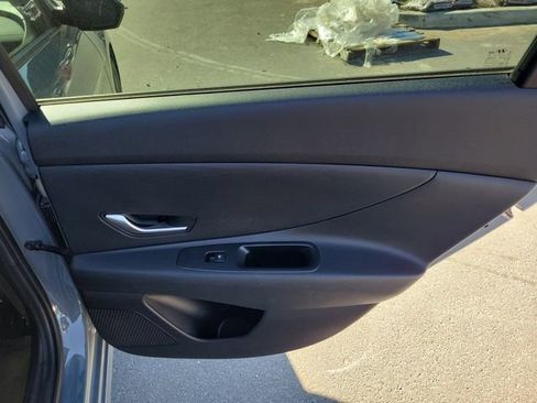 Used 2023 Hyundai Elantra SEL image 31