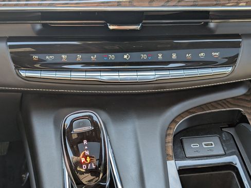 Used 2024 Cadillac Escalade Sport Platinum w/ LPO, ONYX Package image 23