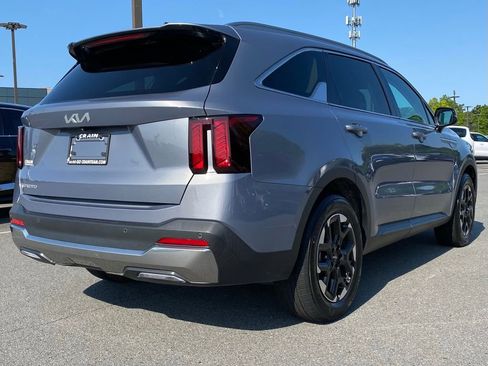 Certified 2024 Kia Sorento S w/ Panoramic Sunroof Package FWD image 7