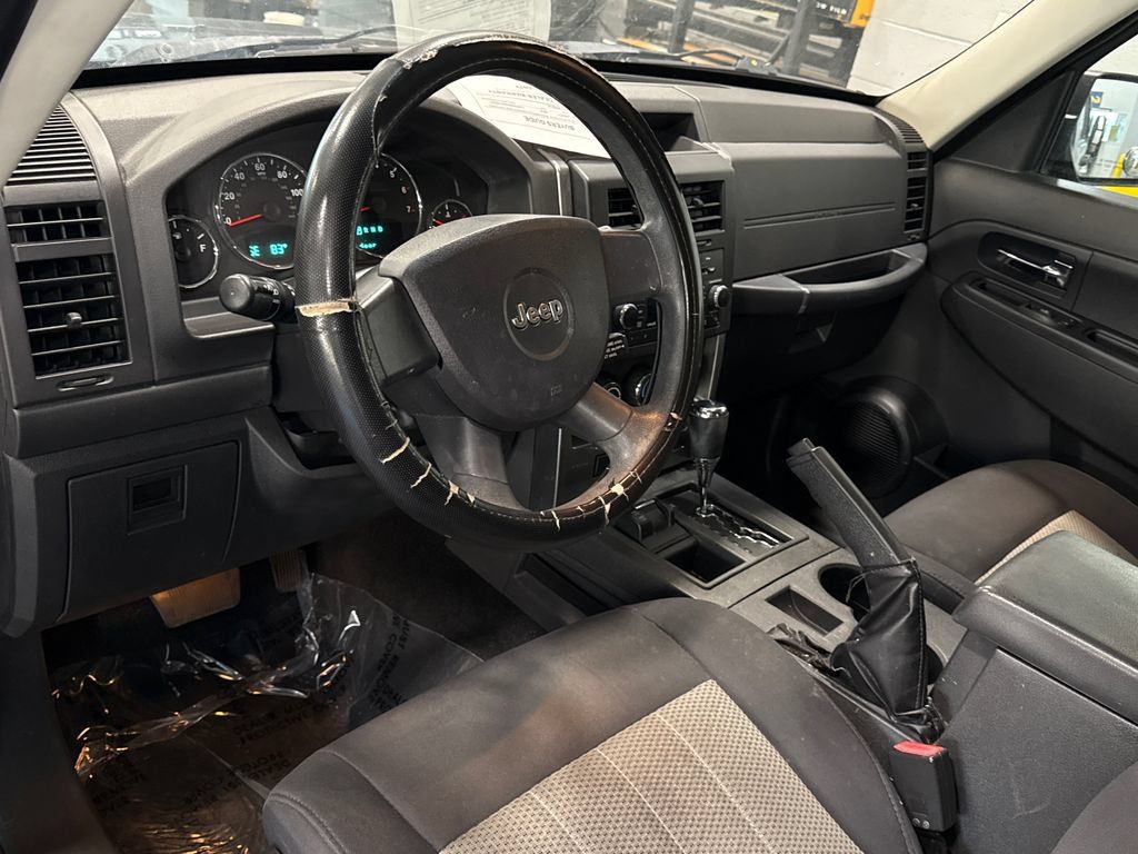 Used 2010 Jeep Liberty Sport w/ Popular Equipment Group AWD/4WD image 6