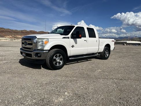 Used 2015 Ford F250 Lariat w/ Lariat Ultimate Package image 4