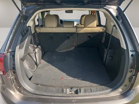 Used 2019 Mitsubishi Outlander SEL AWD/4WD image 14