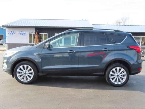 Used 2019 Ford Escape SEL image 3